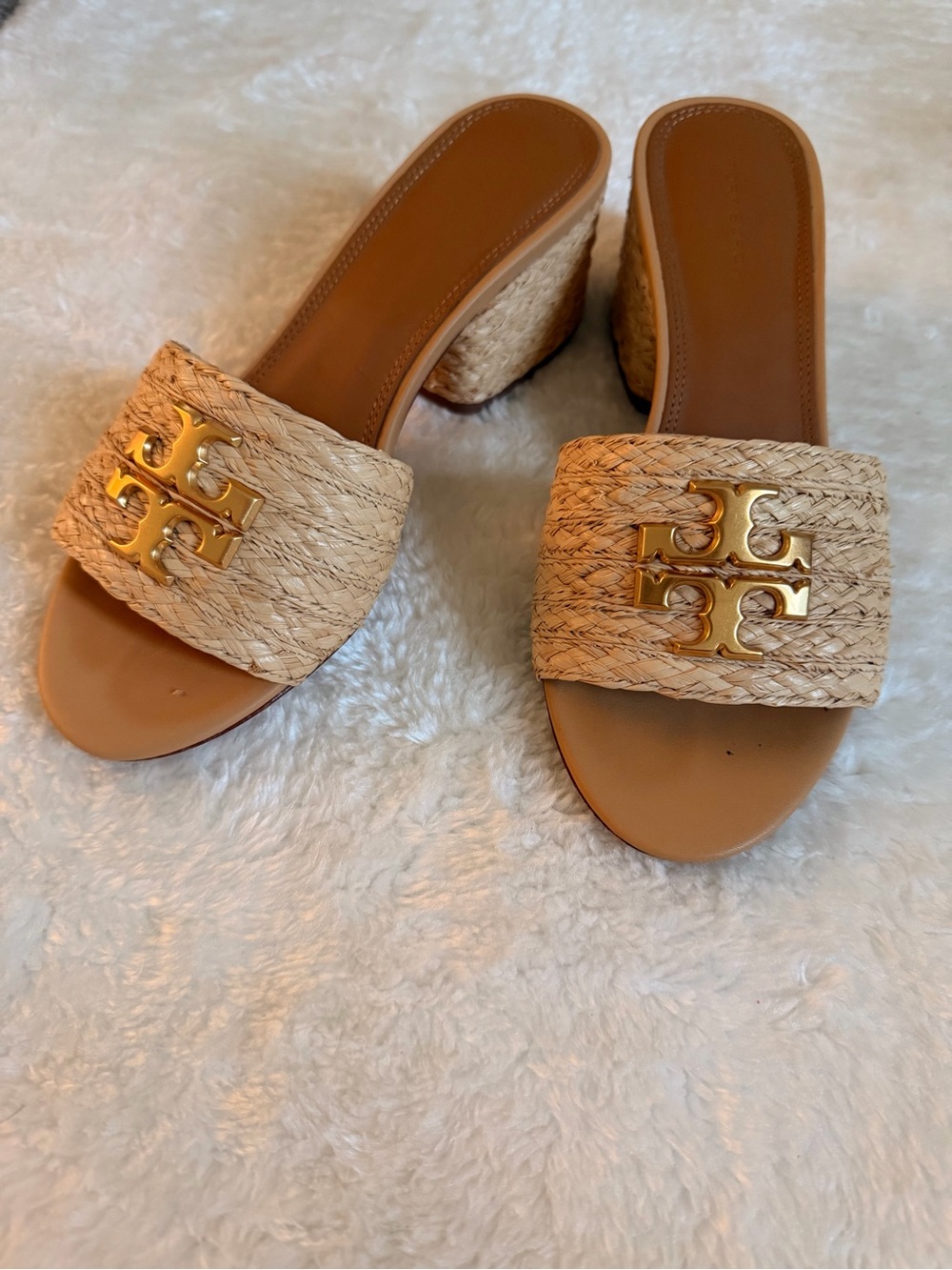 Tory Burch Tan Raffia Slide Sandals with Gold Logo